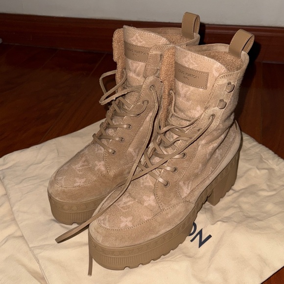 Louis Vuitton Shoes - Louis Vuitton Women's Beige Laureate Platform Desert Combat Boots 39